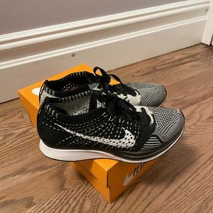 Nike Flyknit Racer